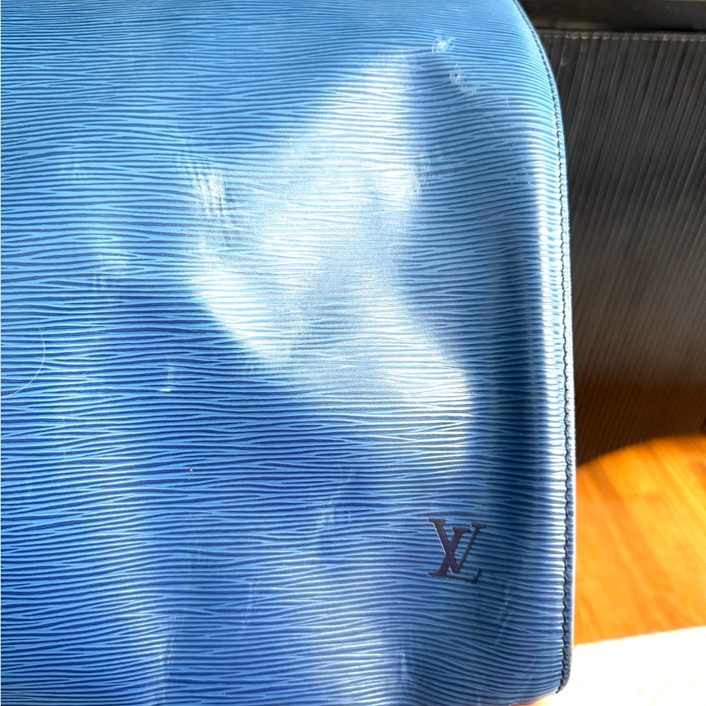 Authentic Louis Vuitton unisex Keepall 60 bag M42946 Toledo blue Epi leather XL - Picture 9 of 16